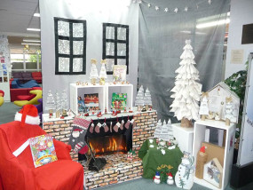 Brigidine College St Ives – Christmas in the Library 